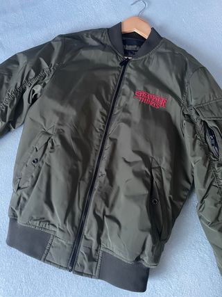 Cazadora Bomber Stranger Things Verde Talla XS
