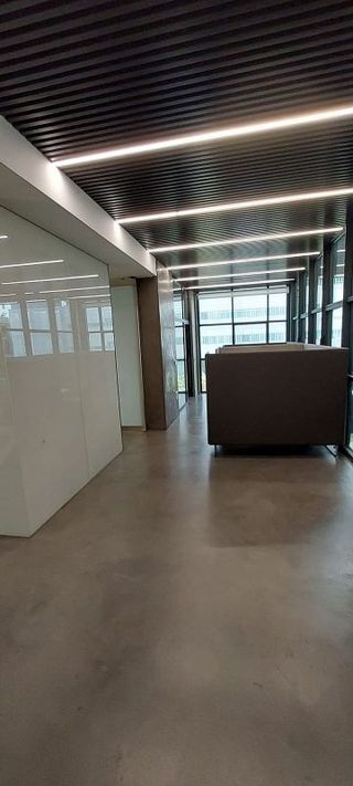 Oficina en alquiler en La Buhaira en Sevilla