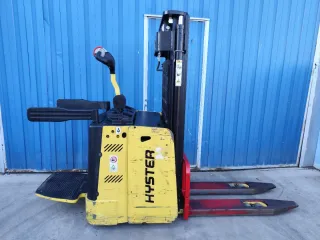 Apilador eléctrico Hyster