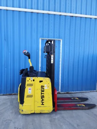 Apilador eléctrico Hyster