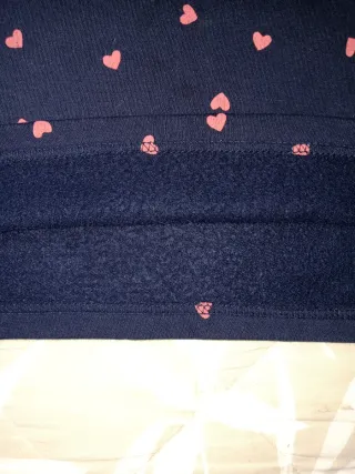 Vestido sudadera niña con capucha y corazones