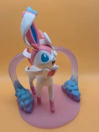 Action Figure Sylveon Pokémon Diorama