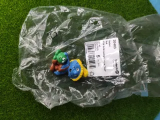 20403 Pitufo Puffo con cappello giallo e bruco