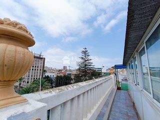 Ático en venta en Mercado en Alicante