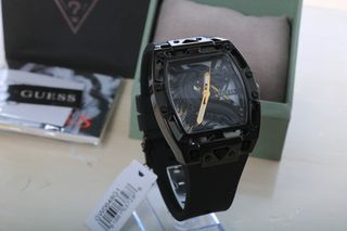 Reloj Guess Legend Negro y Dorado