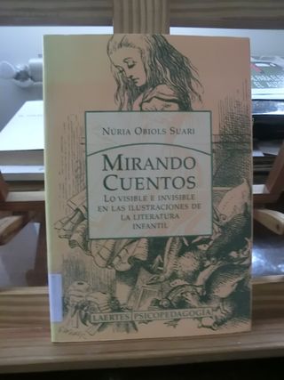 Núria Obiols Suari – Mirando cuentos