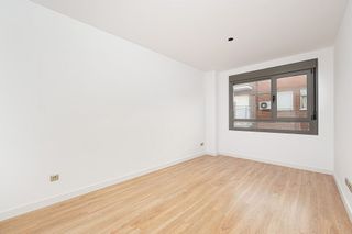 Piso en venta en Valdeacederas en Madrid