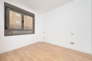 Piso en venta en Valdeacederas en Madrid