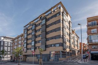 Piso en venta en Valdeacederas en Madrid