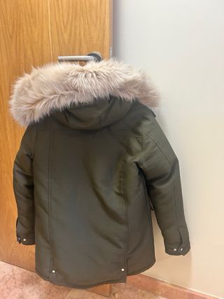 Chaqueta parka Mango verde con capucha