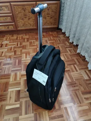 Mochila Trolley 19 2 Ruedas Negra Nueva a estrenar