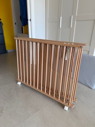 Parque para bebé madera 1x1m, se recoge y pliega.