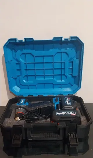 Taladro Makita 21V con Baterías y Maletín