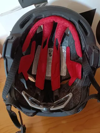 Casco UVEX. Patinete electrico o bicicleta