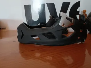 Casco UVEX. Patinete electrico o bicicleta