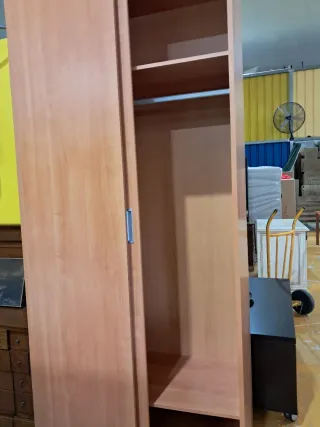 Armario 2 puertas correderas madera