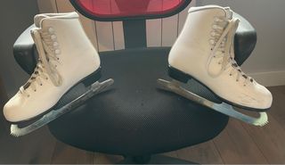 Patines de patinaje sobre hielo
