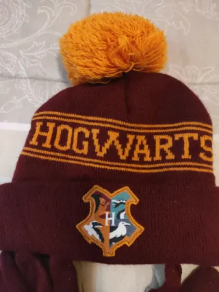 Gorro de Hogwarts + regalo guantes