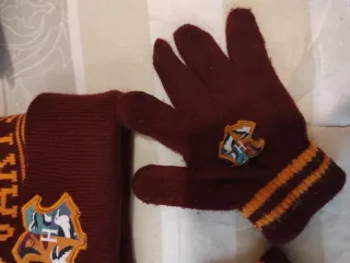 Gorro de Hogwarts + regalo guantes