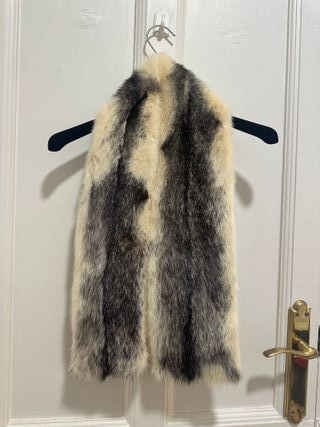 Bufanda de pelo beige y gris