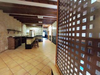 Local comercial en alquiler en Novelda