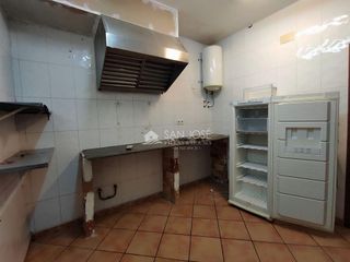Local comercial en alquiler en Novelda