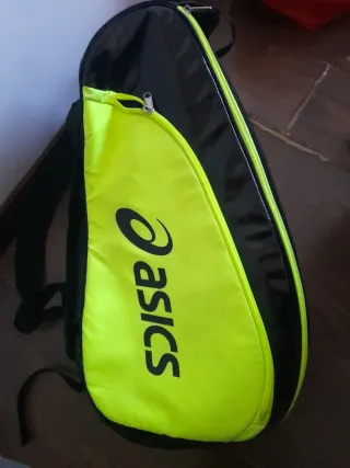 Mochila Asics Negra y Lima para Pala