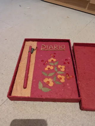 Set Diario con caja y bolígrafo