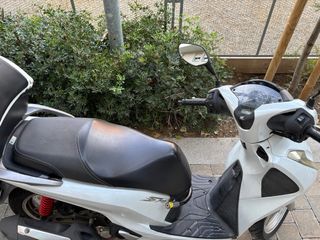 Honda SH 125i Scooter Automática