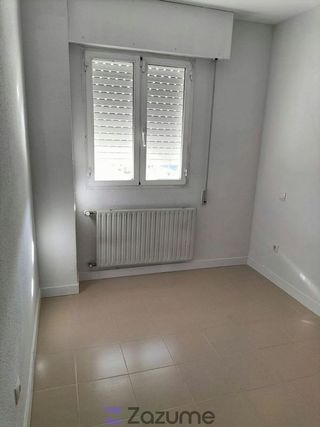 Piso en alquiler en Palomeras bajas en Madrid