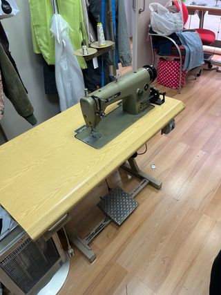 Máquina de coser industrial Brother