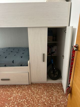 Cama tren 3 camas con almacenaje Si  colchon leeer