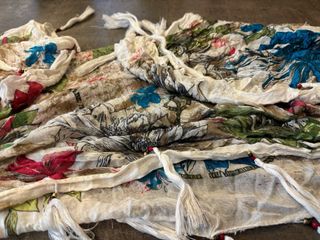 Foulard multicolore con perle