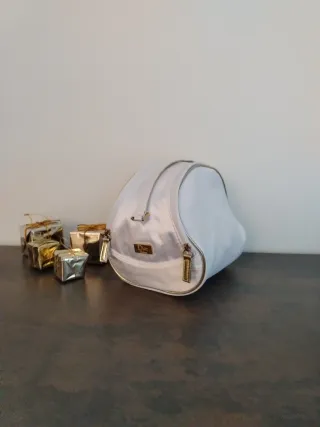 Bolsa de maquillaje Christian Dior sin usar