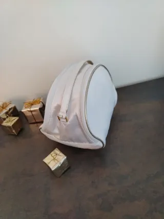 Bolsa de maquillaje Christian Dior sin usar