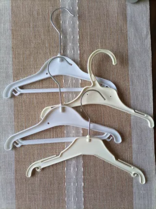 Lote perchas infantiles