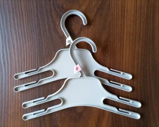 Lote perchas infantiles