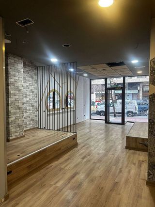 Local comercial en alquiler en Paseo Constitución - Las Damas en Zaragoza