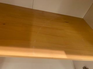 Aparador blanco con puertas de cristal