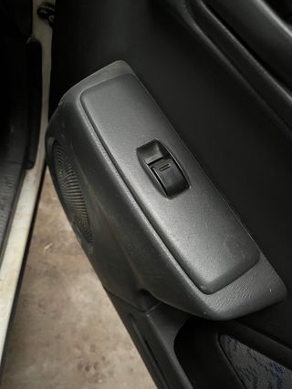 Botonera Elevalunas Dcho. Rav4