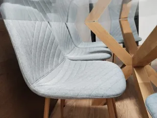 Mesa de cristal con 8 sillas