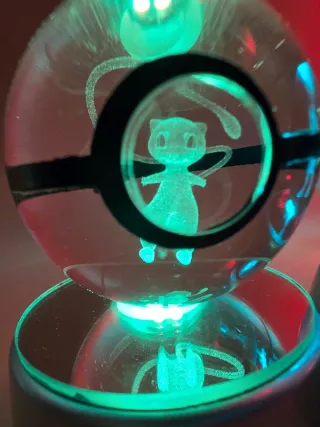 Lampada Pokeball Mew 3D LED