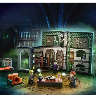 LEGO Harry Potter 76383 Hogwarts Potions Class