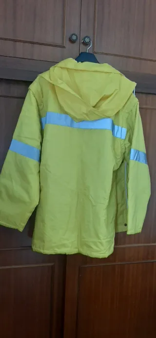 Chaquetón amarillo reflectante