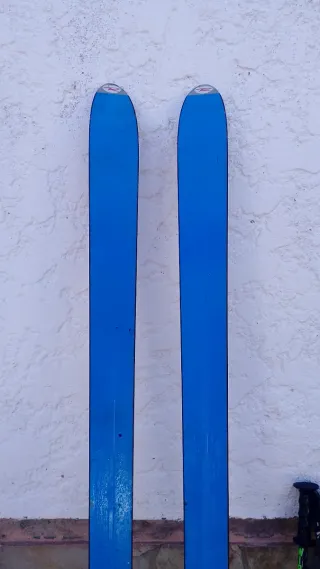 Esquís Rossignol Cobra y bastones