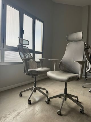 2 Sillas de Escritorio Ikea de color gris