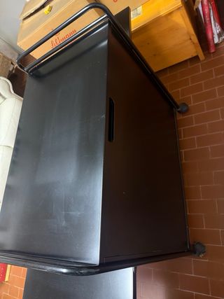 Mobile TV nero con rotelle