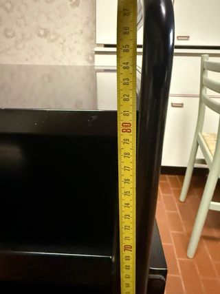 Mobile TV nero con rotelle