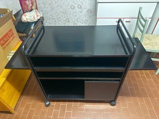 Mobile TV nero con rotelle