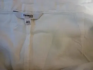 Falda blanca con bordado de flores